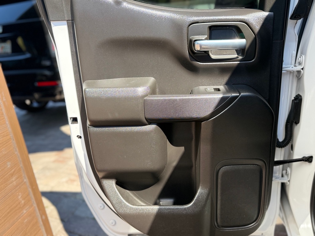 Photo 33 of this CHEVROLET SILVERADO 1500
