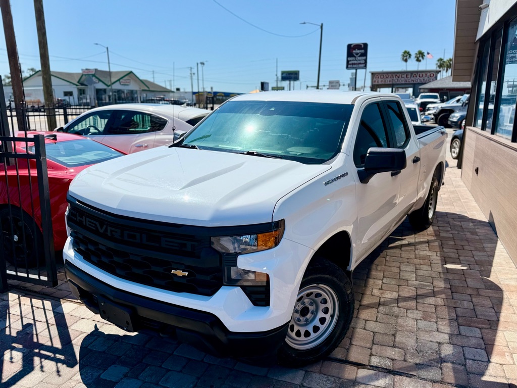 Photo 2 of this CHEVROLET SILVERADO 1500