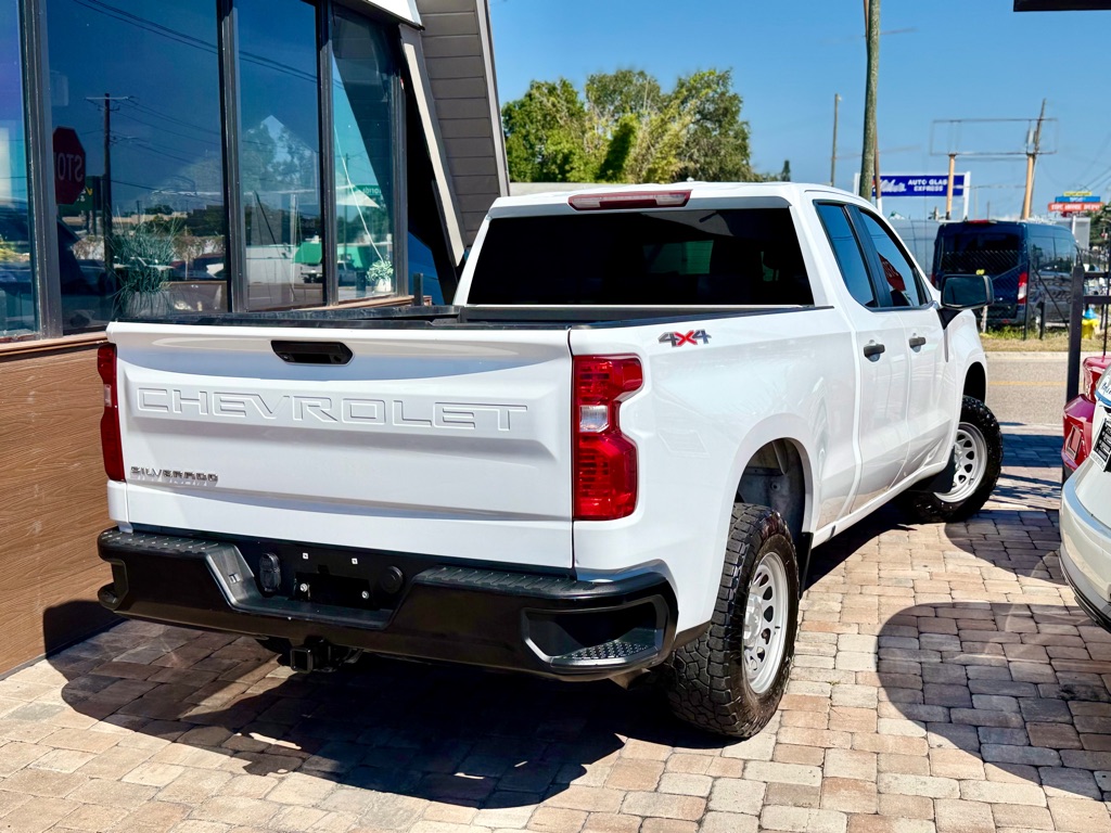 Photo 3 of this CHEVROLET SILVERADO 1500