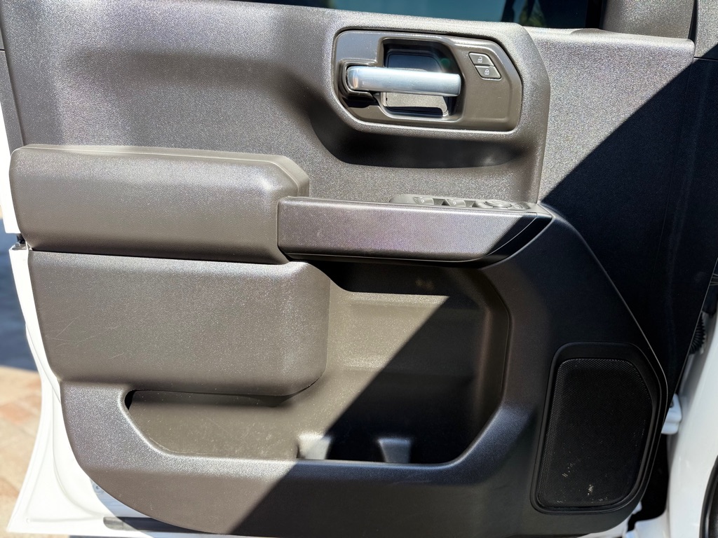Photo 28 of this CHEVROLET SILVERADO 1500