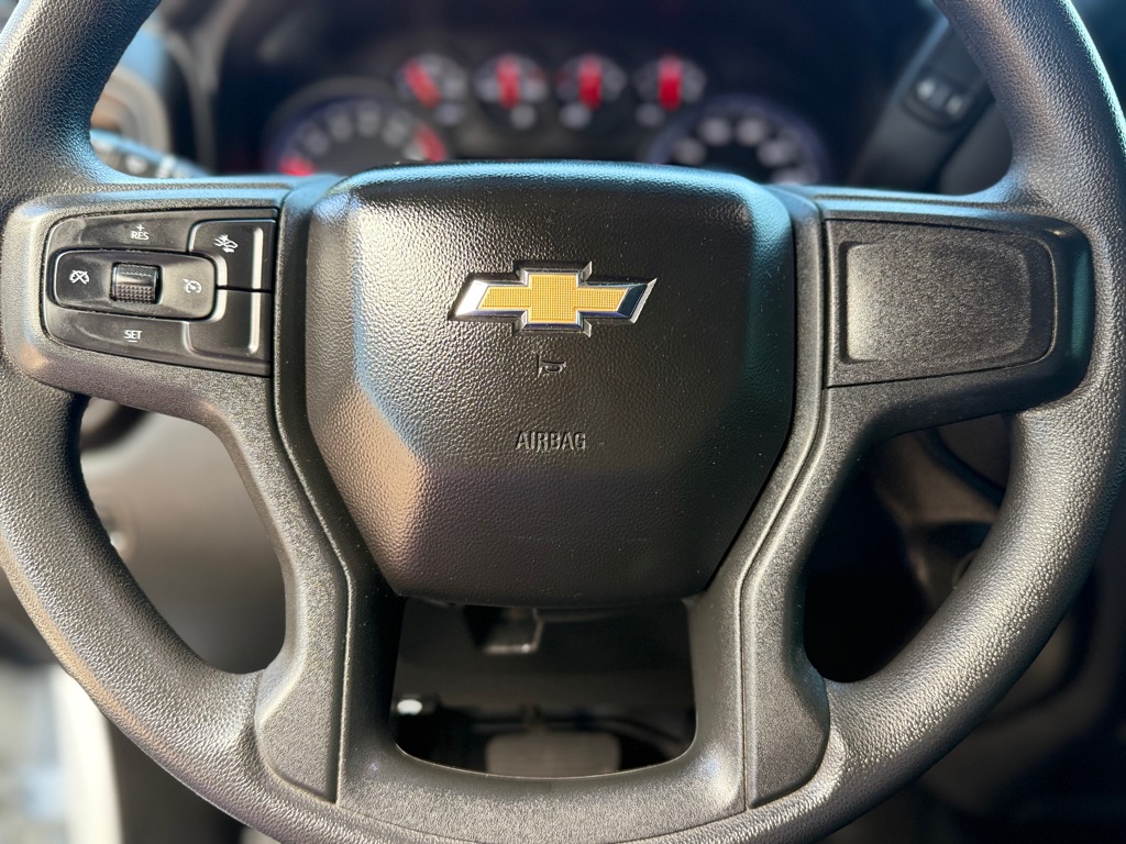 Photo 32 of this CHEVROLET SILVERADO 1500