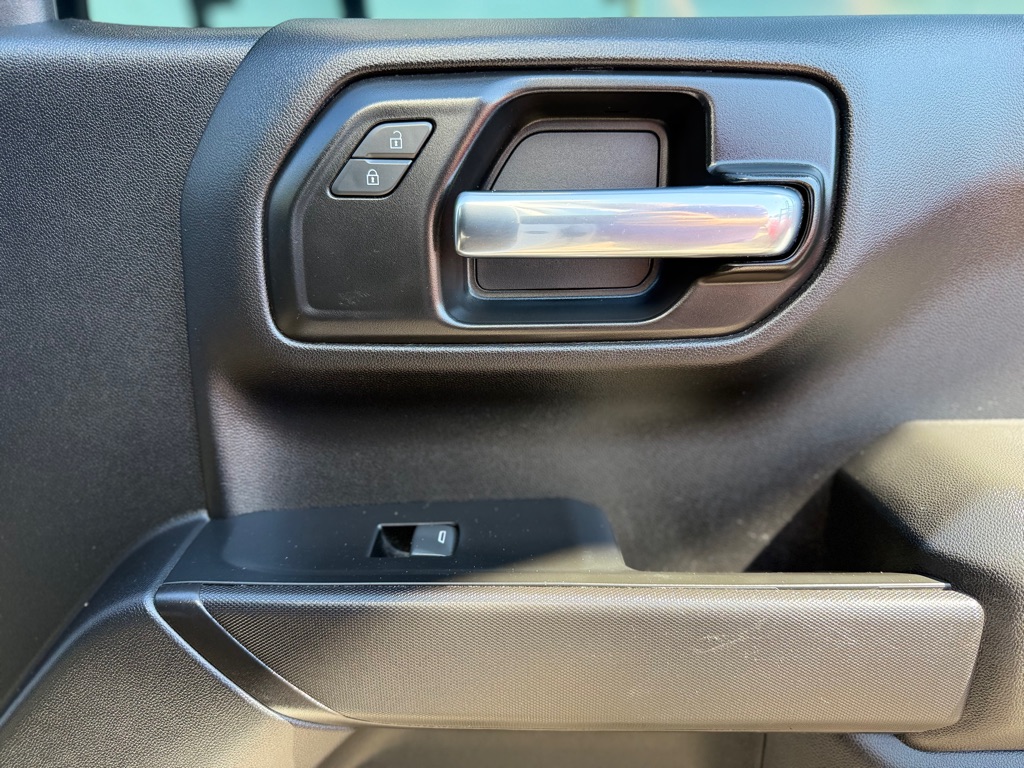 Photo 36 of this CHEVROLET SILVERADO 1500