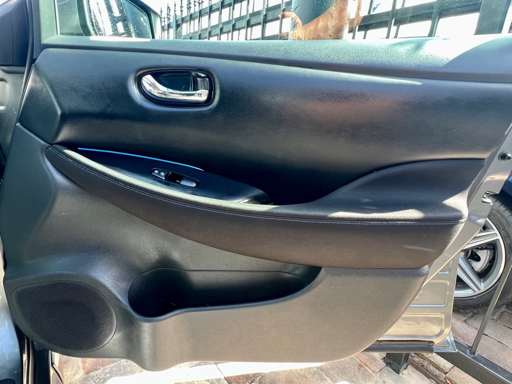 Photo 39 of this NISSAN LEAF