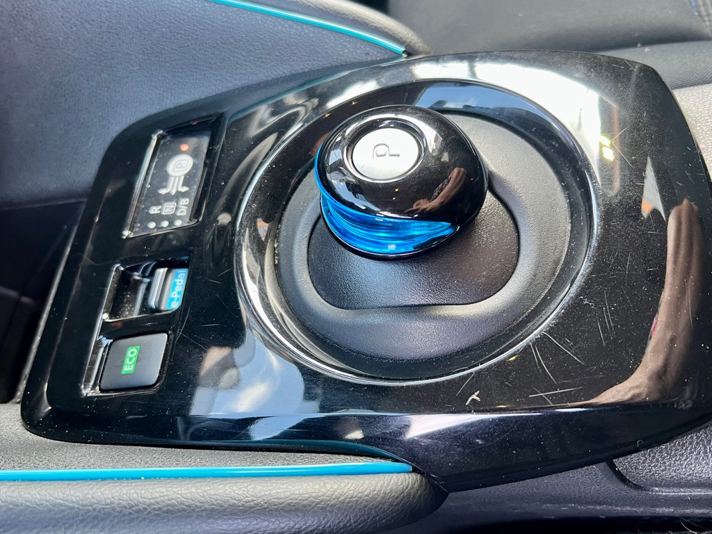 Photo 18 of this NISSAN LEAF