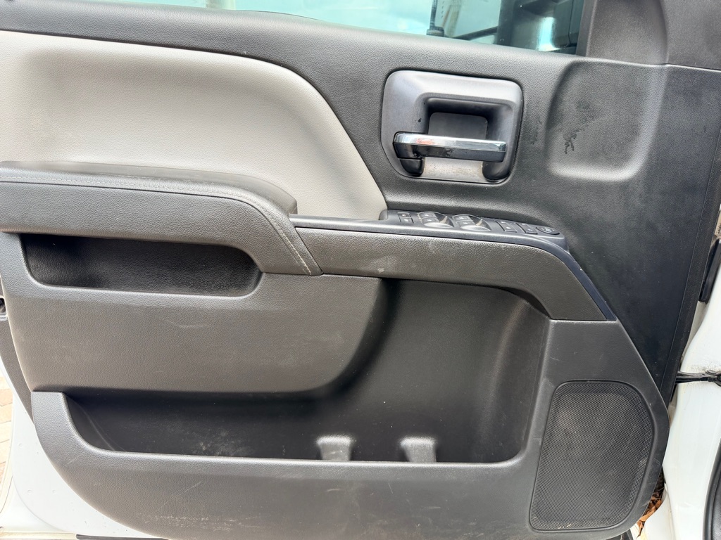 Photo 26 of this CHEVROLET SILVERADO 2500