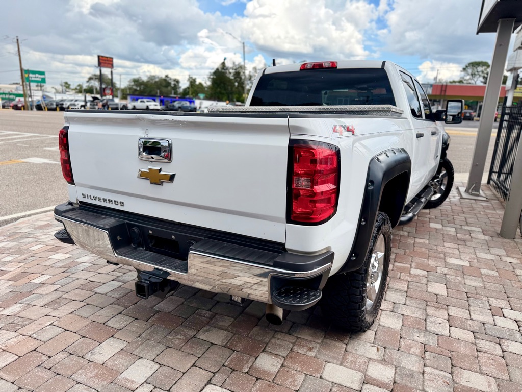 Photo 2 of this CHEVROLET SILVERADO 2500