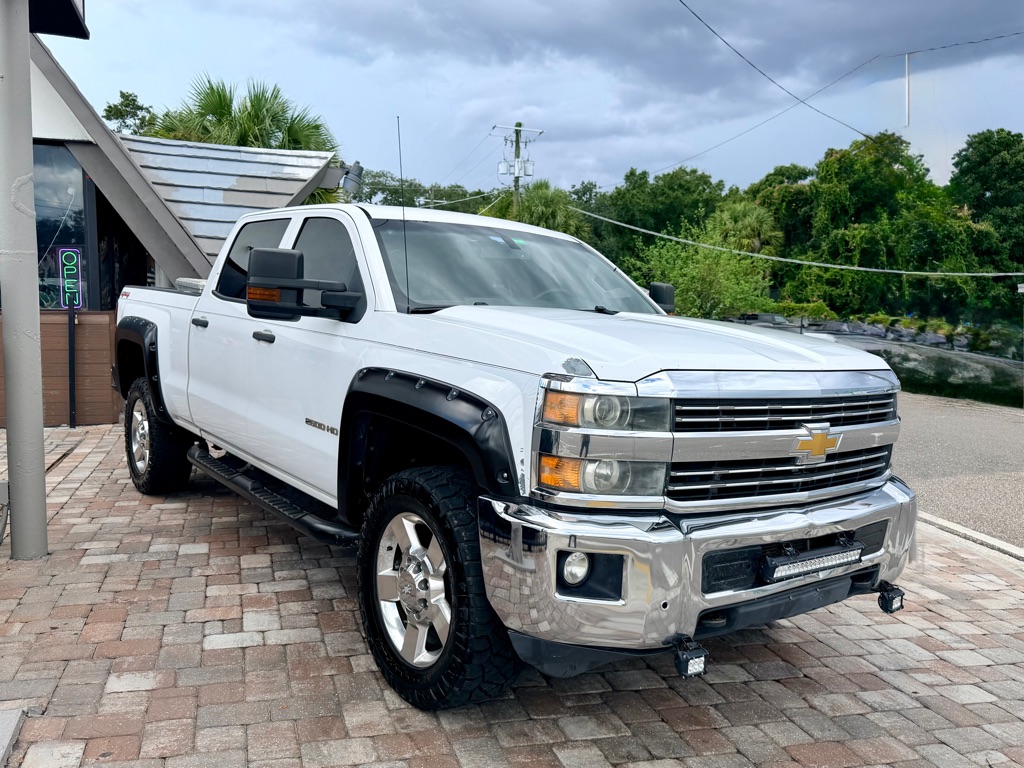 Photo 4 of this CHEVROLET SILVERADO 2500