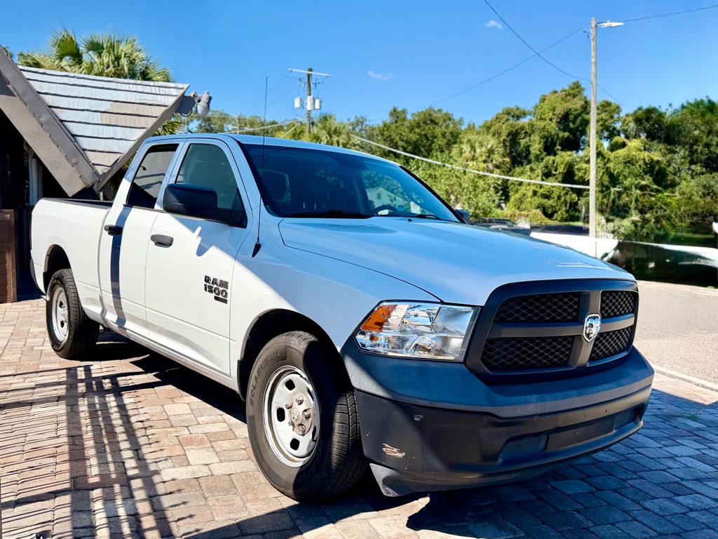 Photo 3 of this RAM 1500 CLASSIC