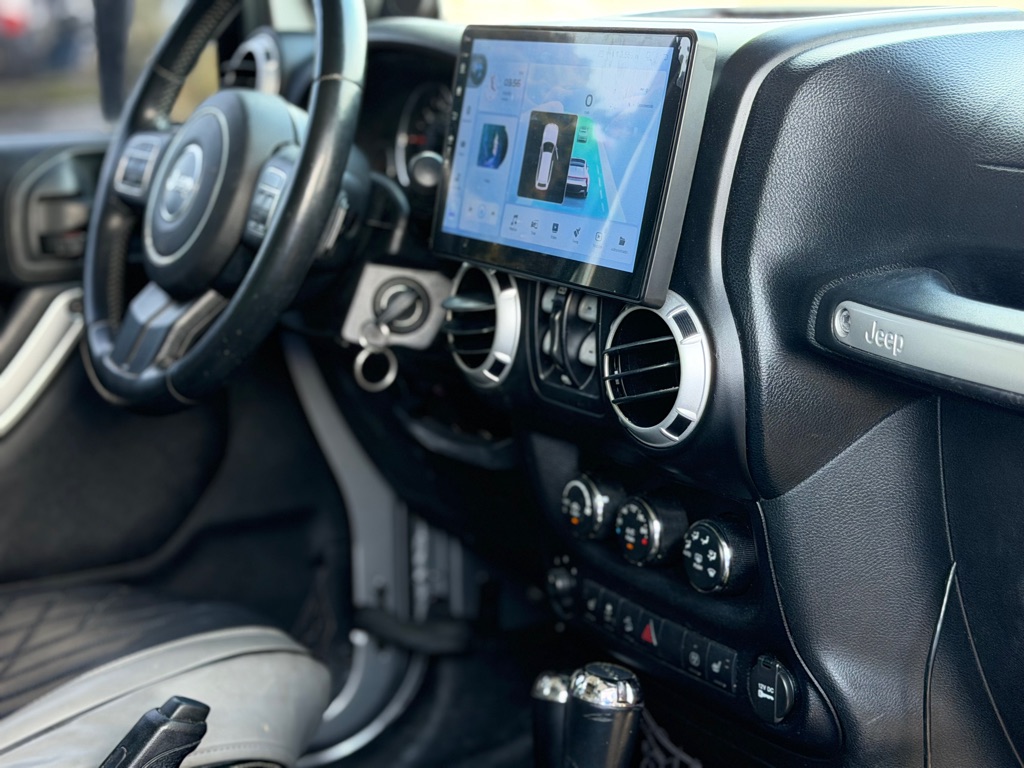 Photo 14 of this JEEP WRANGLER UNLIMI