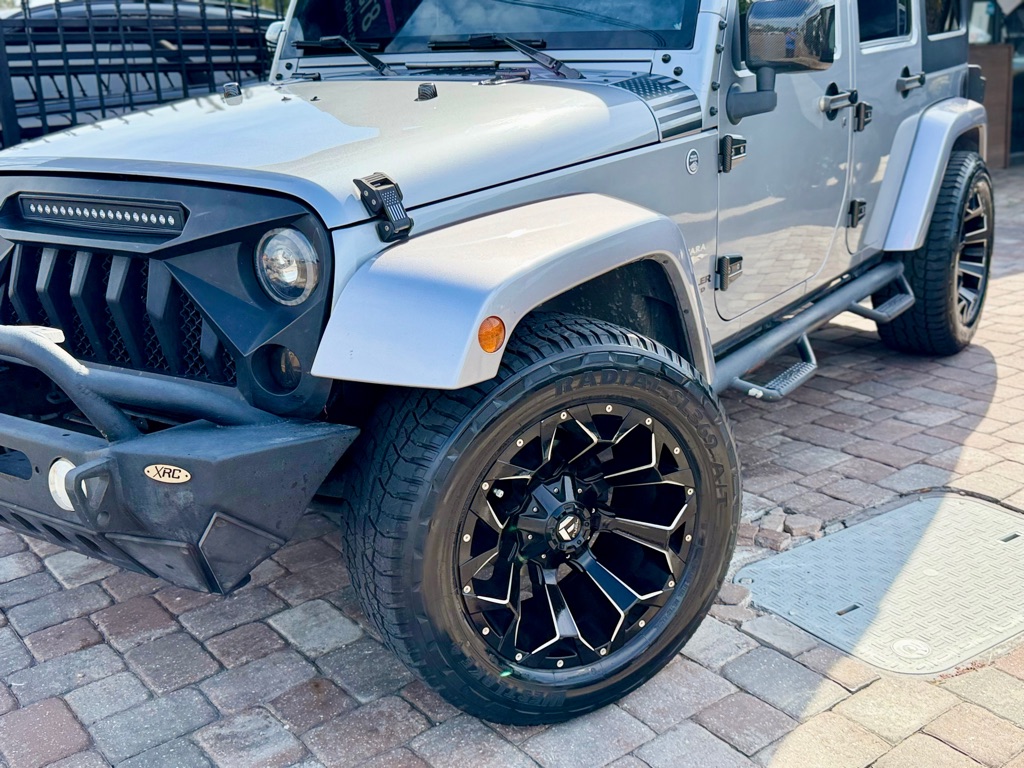 Photo 19 of this JEEP WRANGLER UNLIMI
