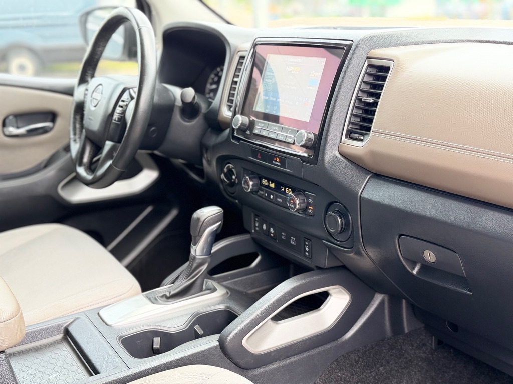 Photo 21 of this NISSAN FRONTIER