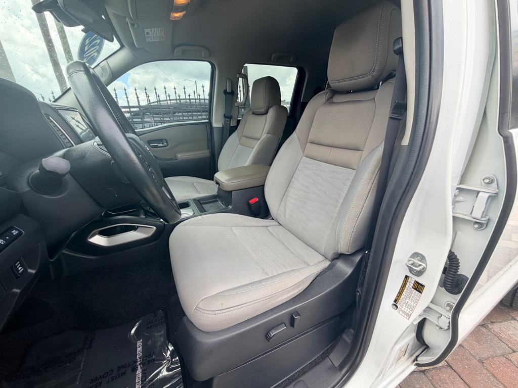 Photo 10 of this NISSAN FRONTIER