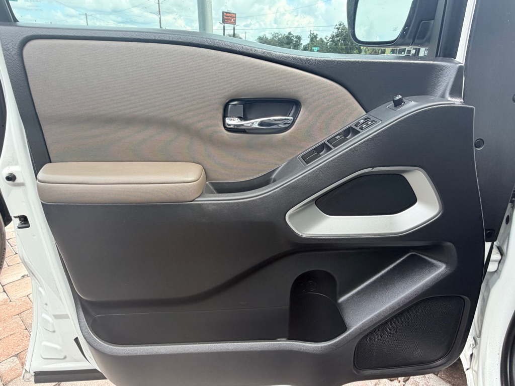 Photo 24 of this NISSAN FRONTIER