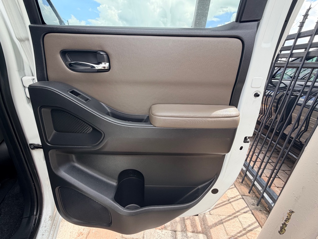 Photo 27 of this NISSAN FRONTIER