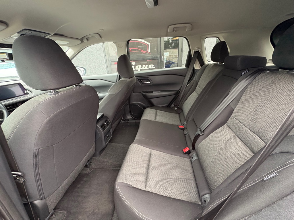 Photo 8 of this NISSAN ROGUE