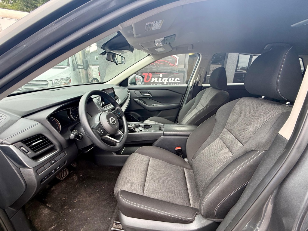 Photo 13 of this NISSAN ROGUE