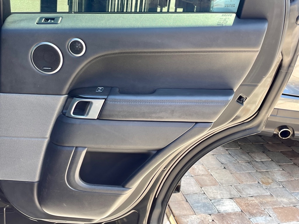 Photo 29 of this LAND ROVER RANGE ROVER SPO