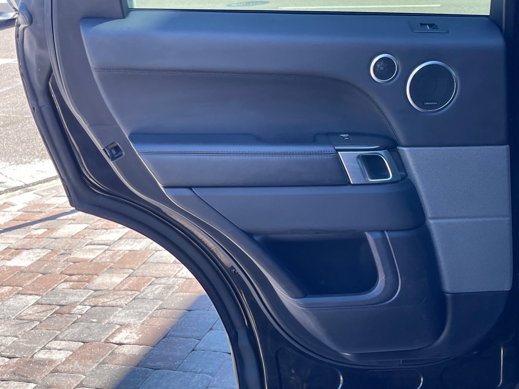 Photo 28 of this LAND ROVER RANGE ROVER SPO