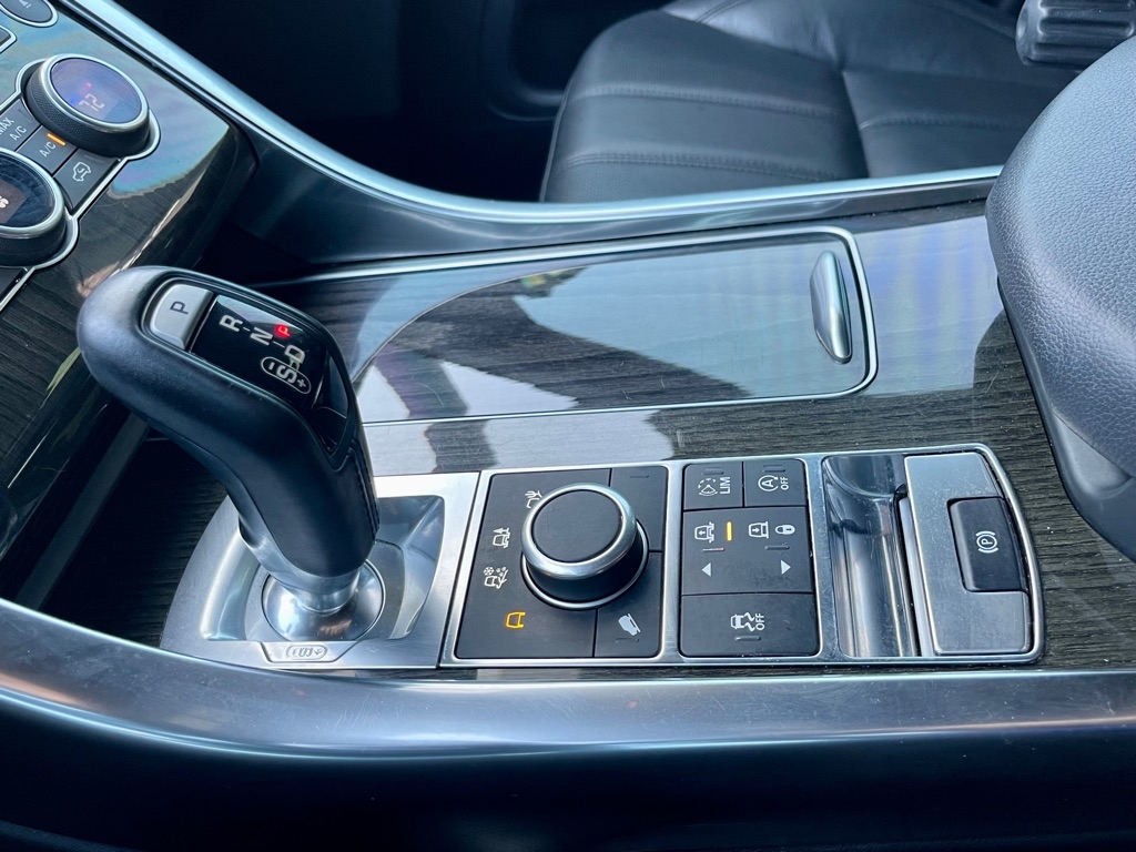 Photo 17 of this LAND ROVER RANGE ROVER SPO