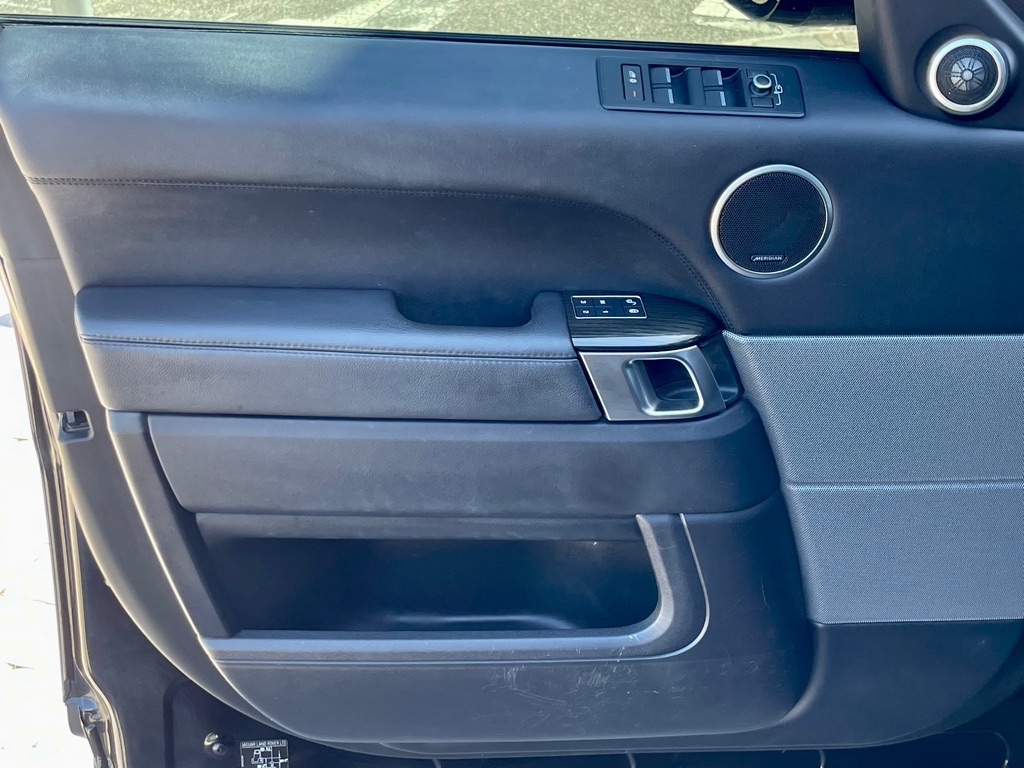 Photo 26 of this LAND ROVER RANGE ROVER SPO
