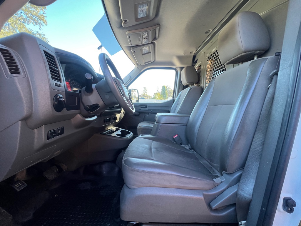Photo 11 of this NISSAN NV