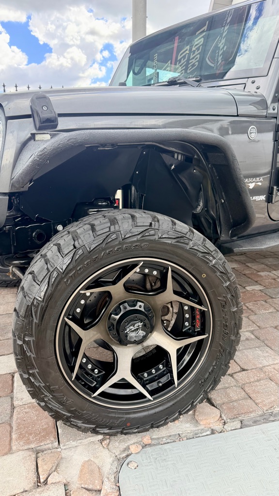 Photo 25 of this JEEP WRANGLER