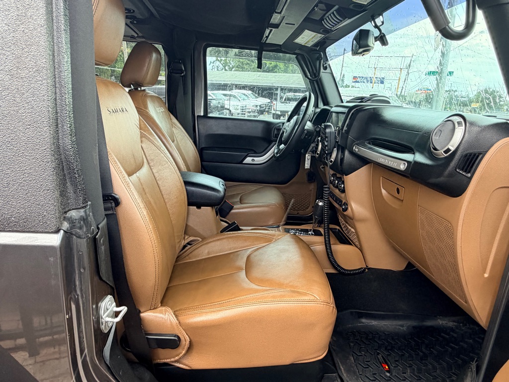 Photo 16 of this JEEP WRANGLER