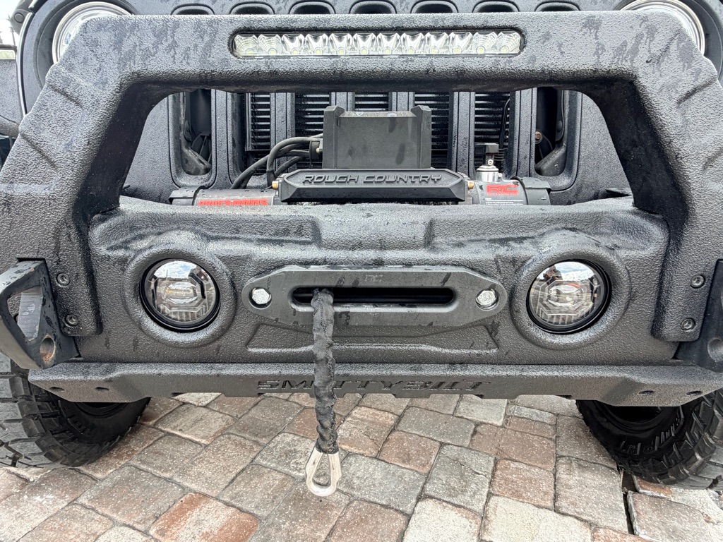 Photo 19 of this JEEP WRANGLER