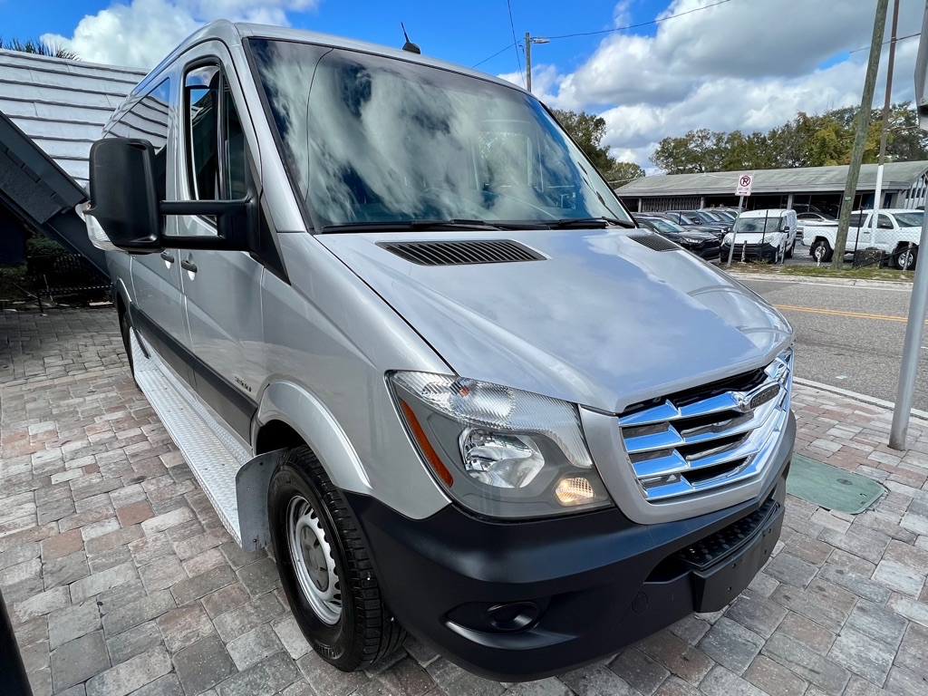 Photo 2 of this FREIGHTLINER SPRINTER