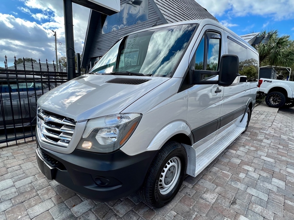 Photo 4 of this FREIGHTLINER SPRINTER