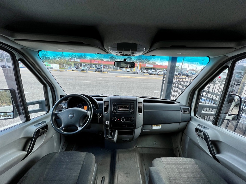 Photo 14 of this FREIGHTLINER SPRINTER