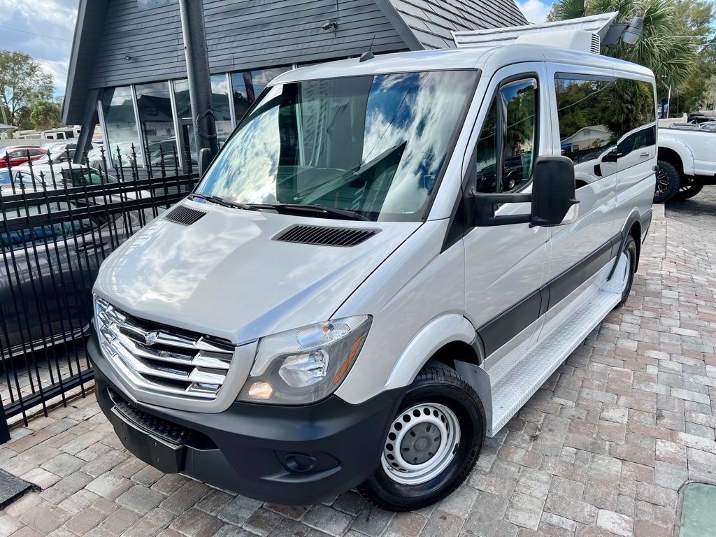 Photo 29 of this FREIGHTLINER SPRINTER