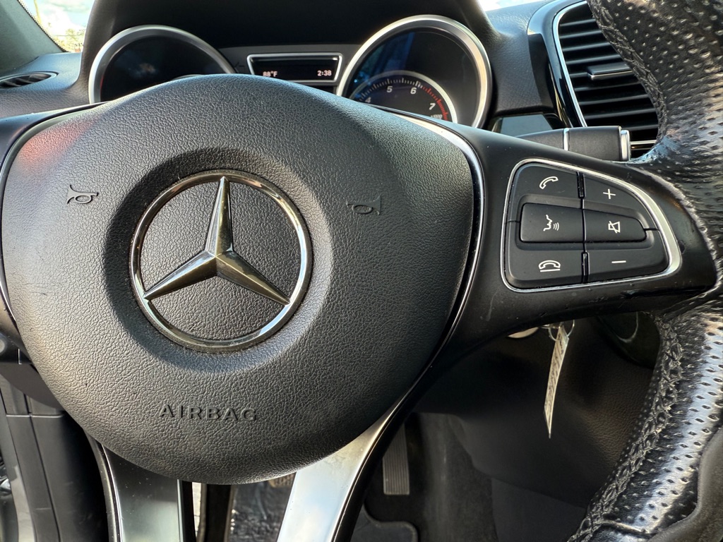 Photo 34 of this MERCEDES-BENZ GLE