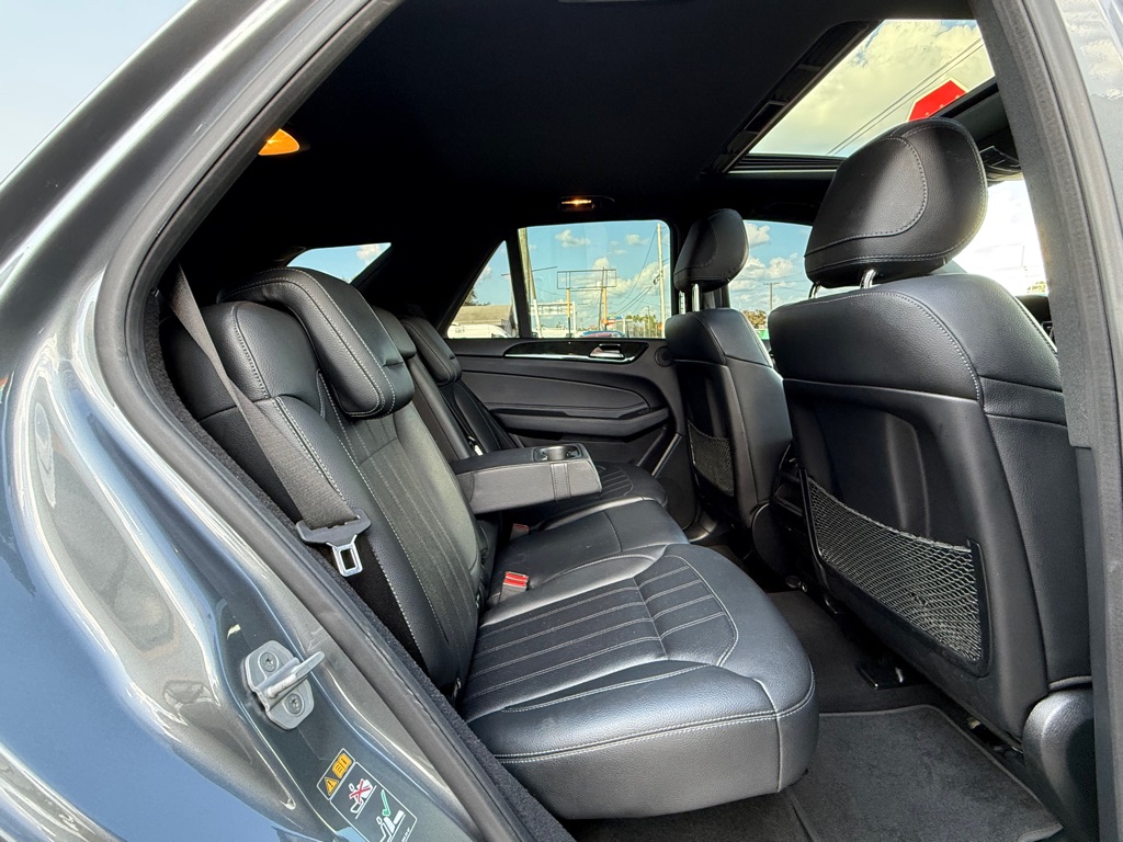 Photo 21 of this MERCEDES-BENZ GLE