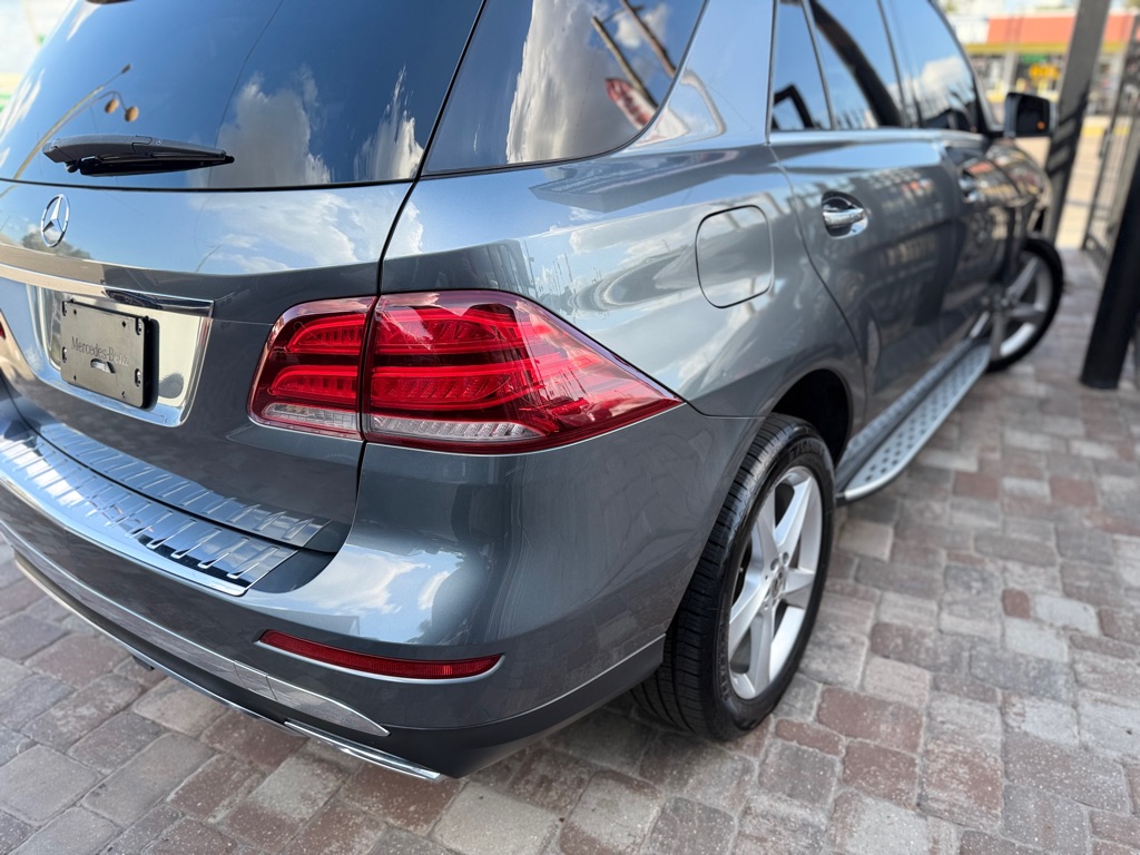Photo 28 of this MERCEDES-BENZ GLE