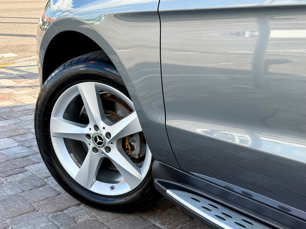 Photo 30 of this MERCEDES-BENZ GLE