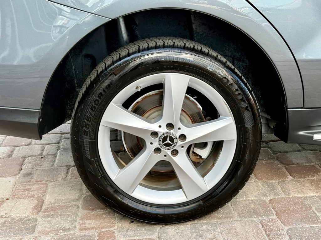 Photo 10 of this MERCEDES-BENZ GLE