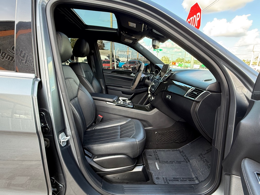 Photo 22 of this MERCEDES-BENZ GLE