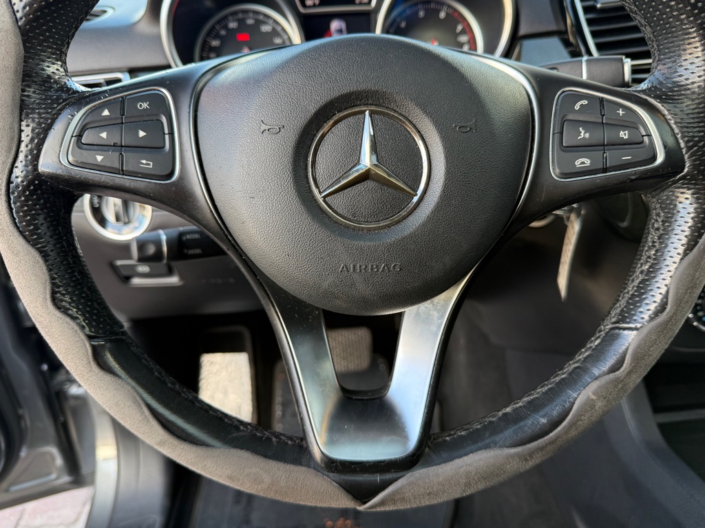 Photo 35 of this MERCEDES-BENZ GLE