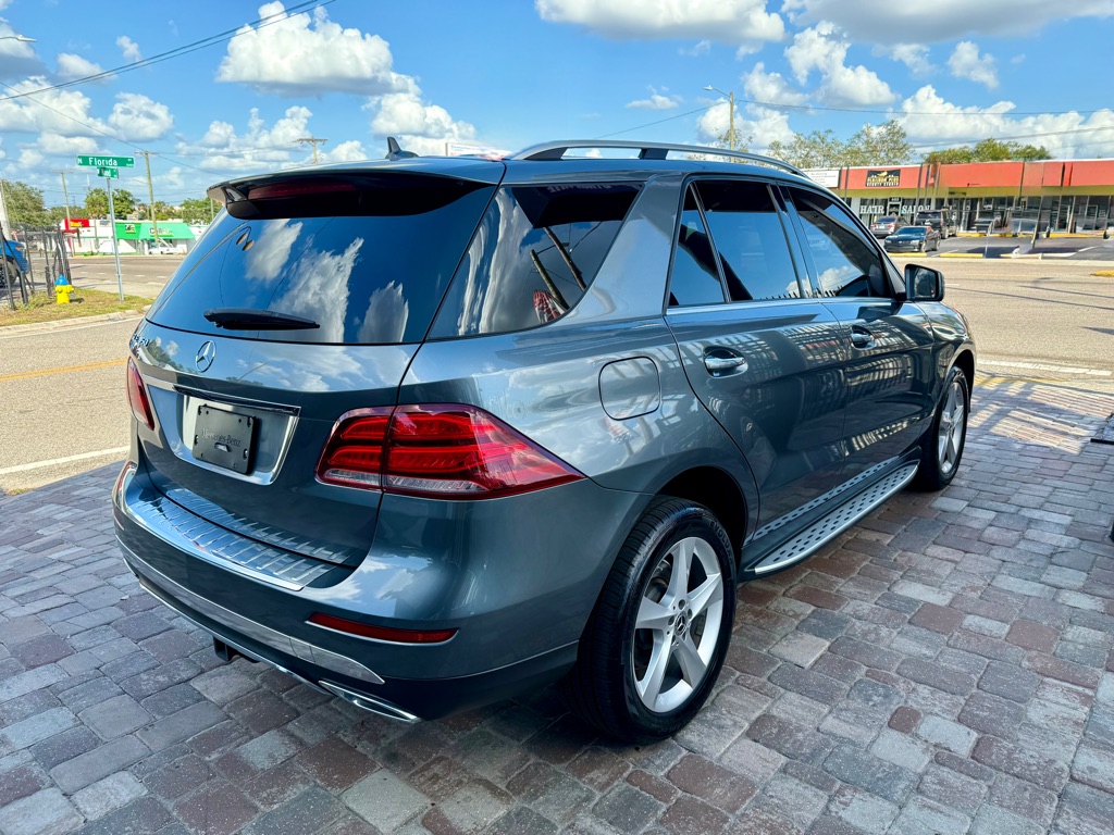 Photo 9 of this MERCEDES-BENZ GLE