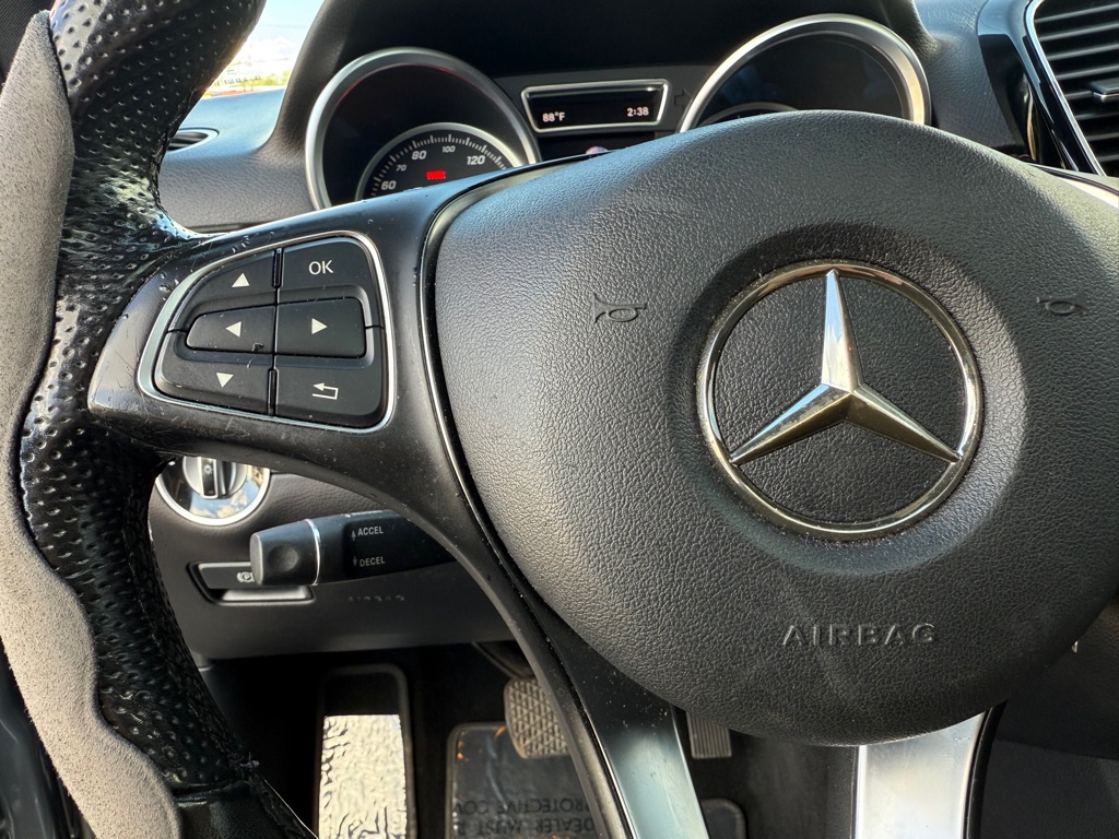 Photo 33 of this MERCEDES-BENZ GLE