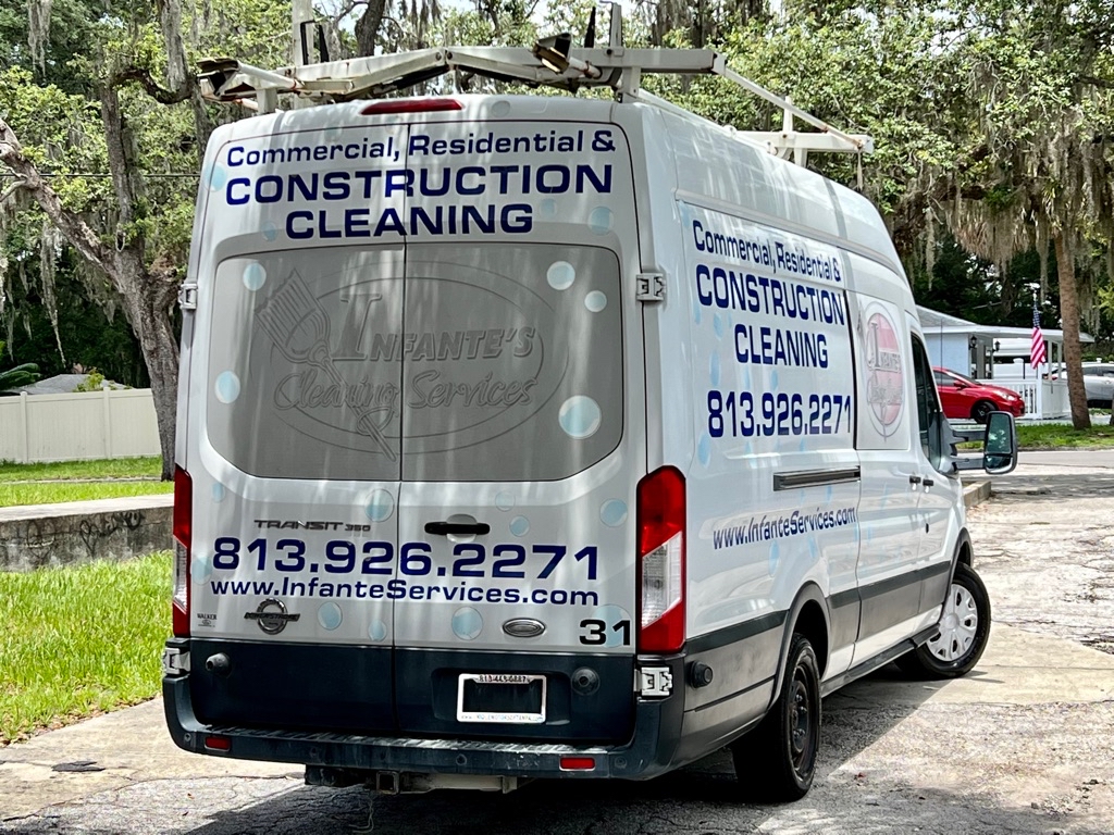 Photo 2 of this FORD TRANSIT