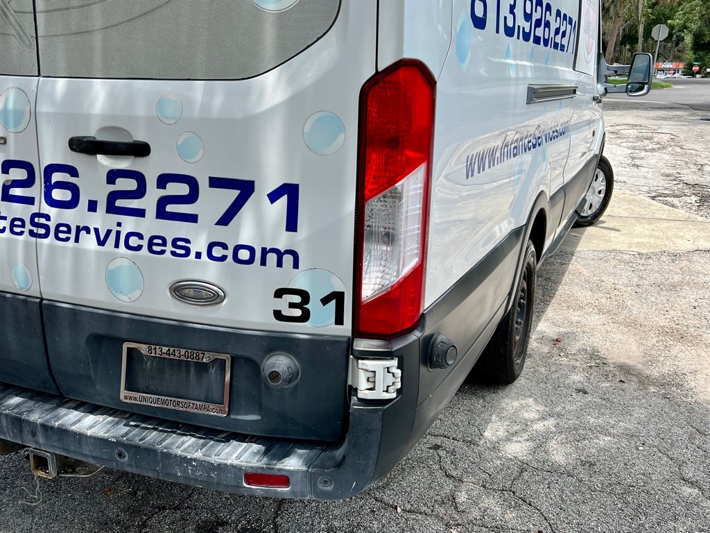 Photo 27 of this FORD TRANSIT