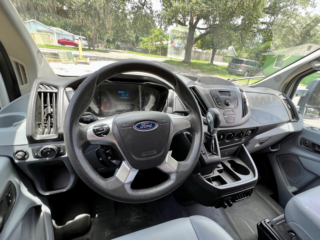 Photo 33 of this FORD TRANSIT