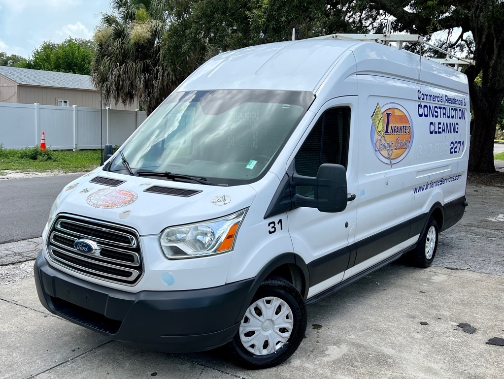 Photo 3 of this FORD TRANSIT