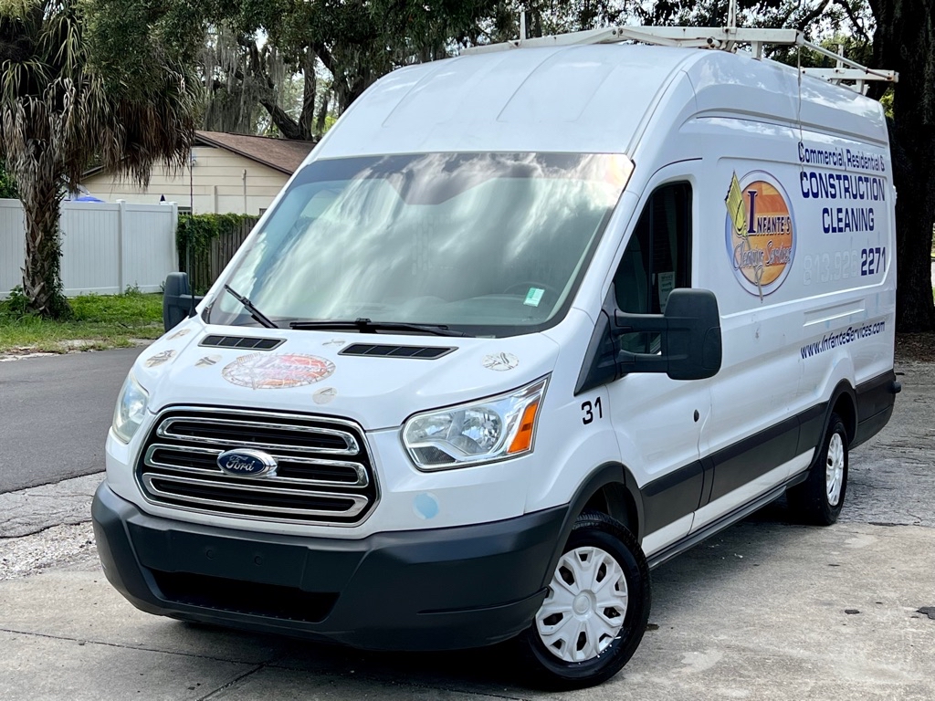 Photo 26 of this FORD TRANSIT