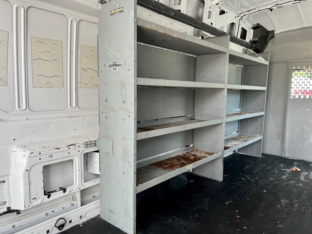 Photo 22 of this FORD TRANSIT