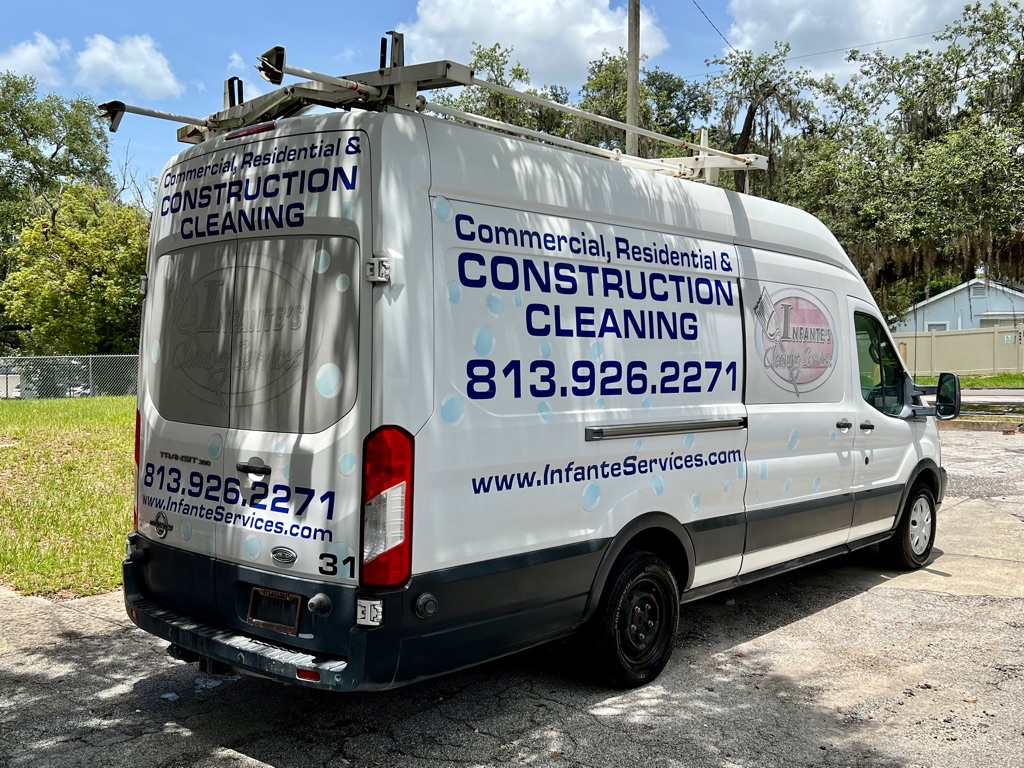 Photo 8 of this FORD TRANSIT