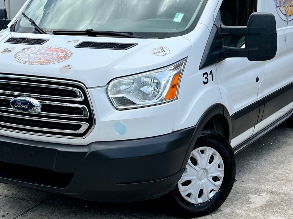 Photo 25 of this FORD TRANSIT