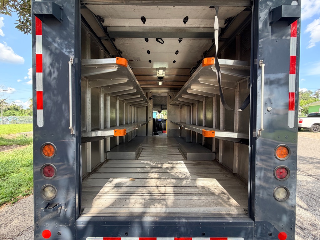 Photo 16 of this FORD TRANSIT
